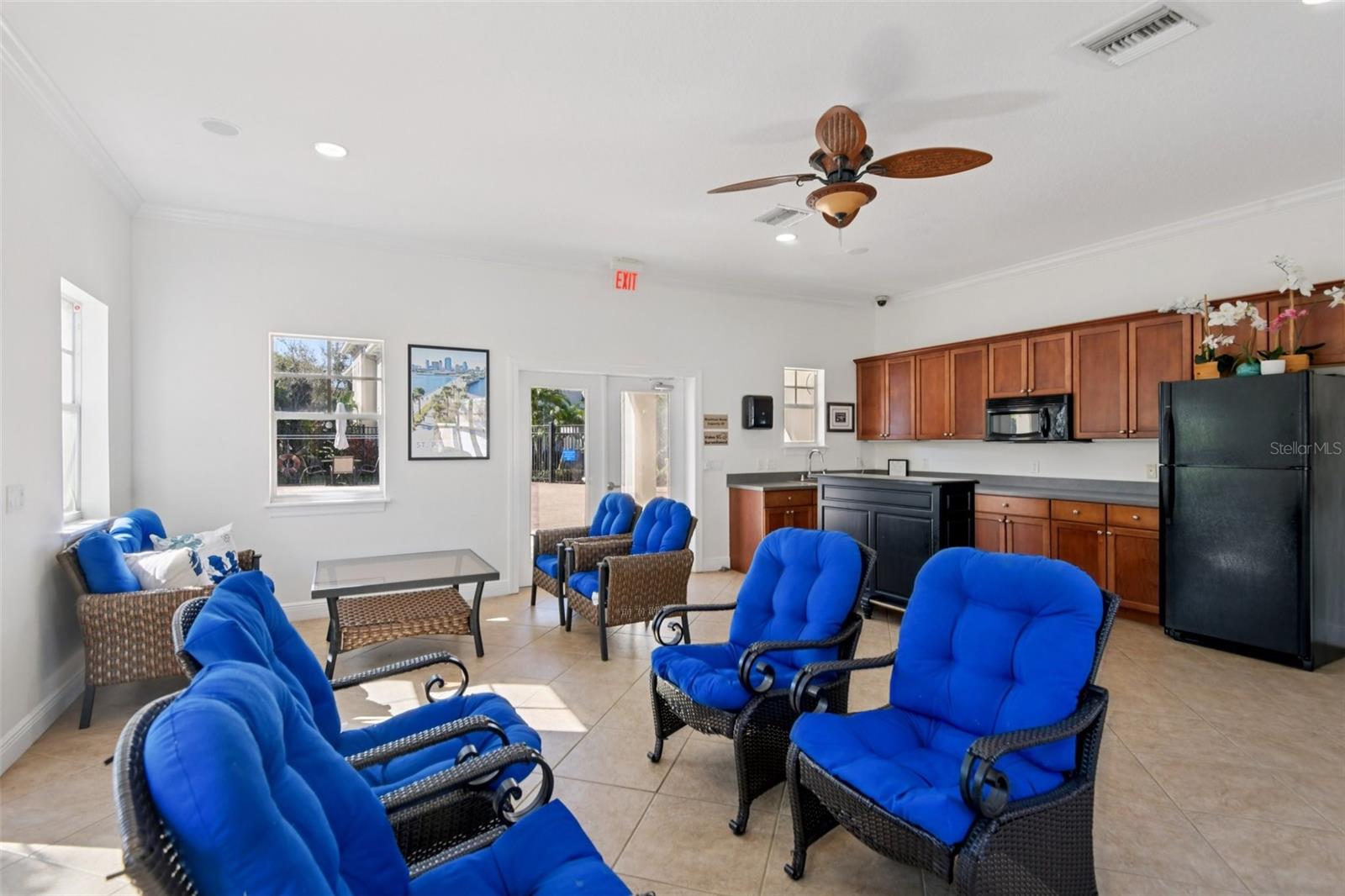 Image 43 of 53 For 300 Valencia Circle