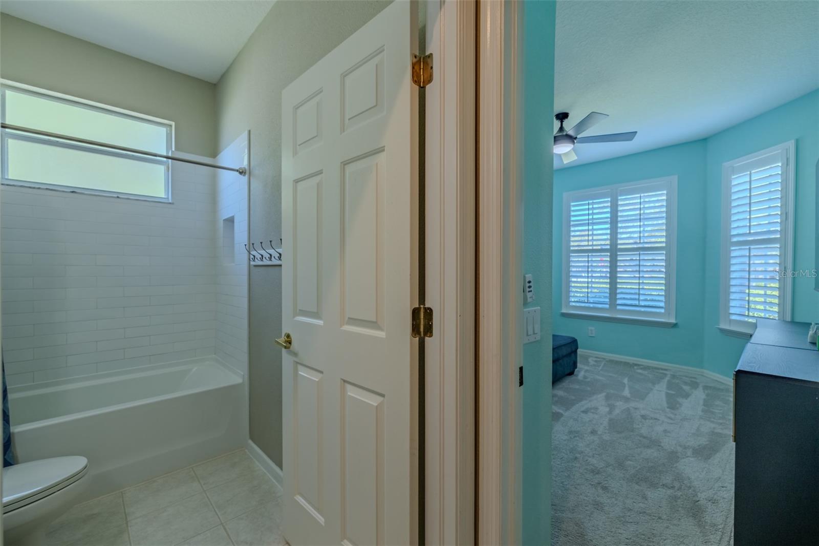 Image 33 of 64 For 11618 Whiterook Court