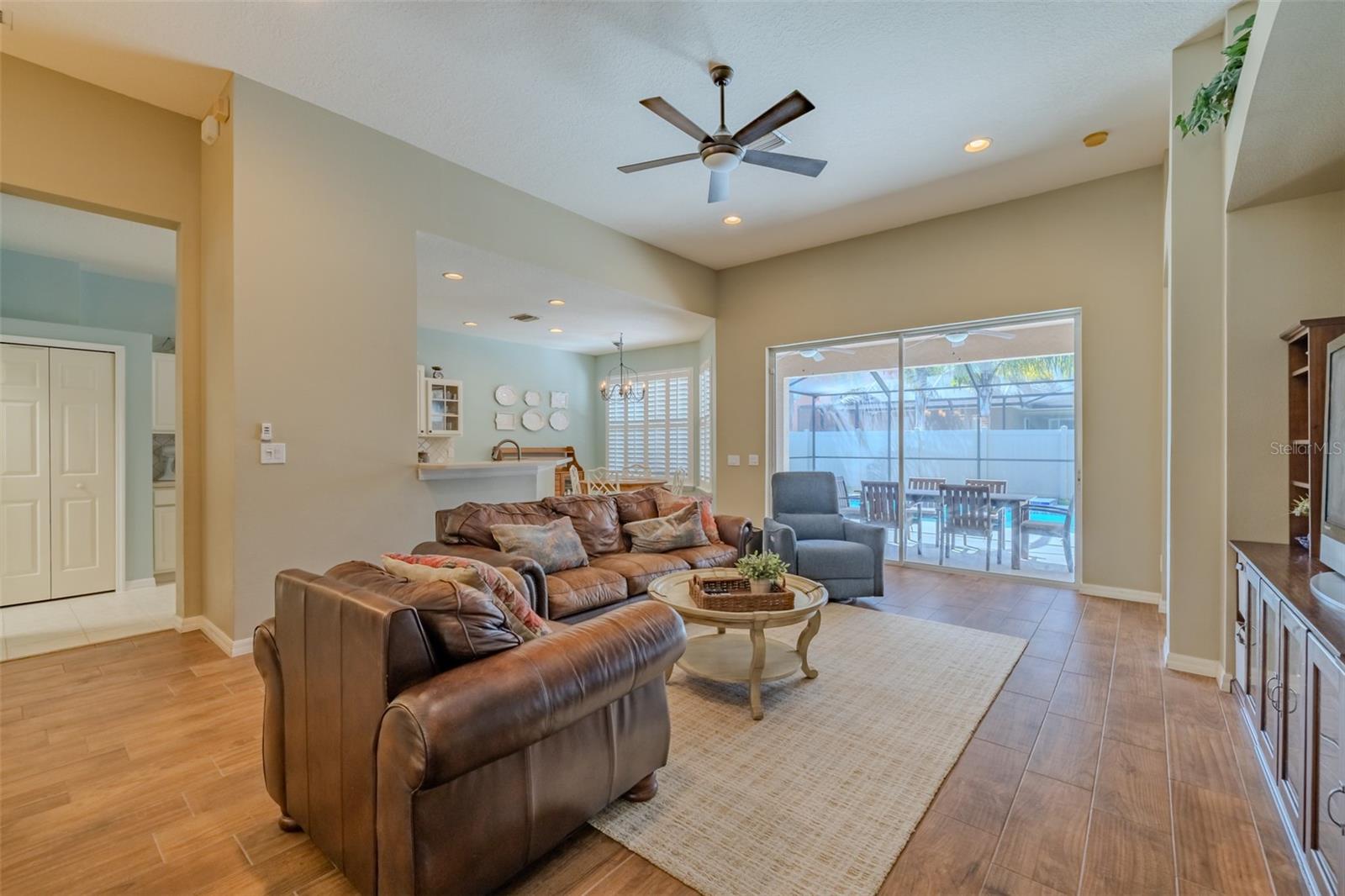 Image 8 of 64 For 11618 Whiterook Court