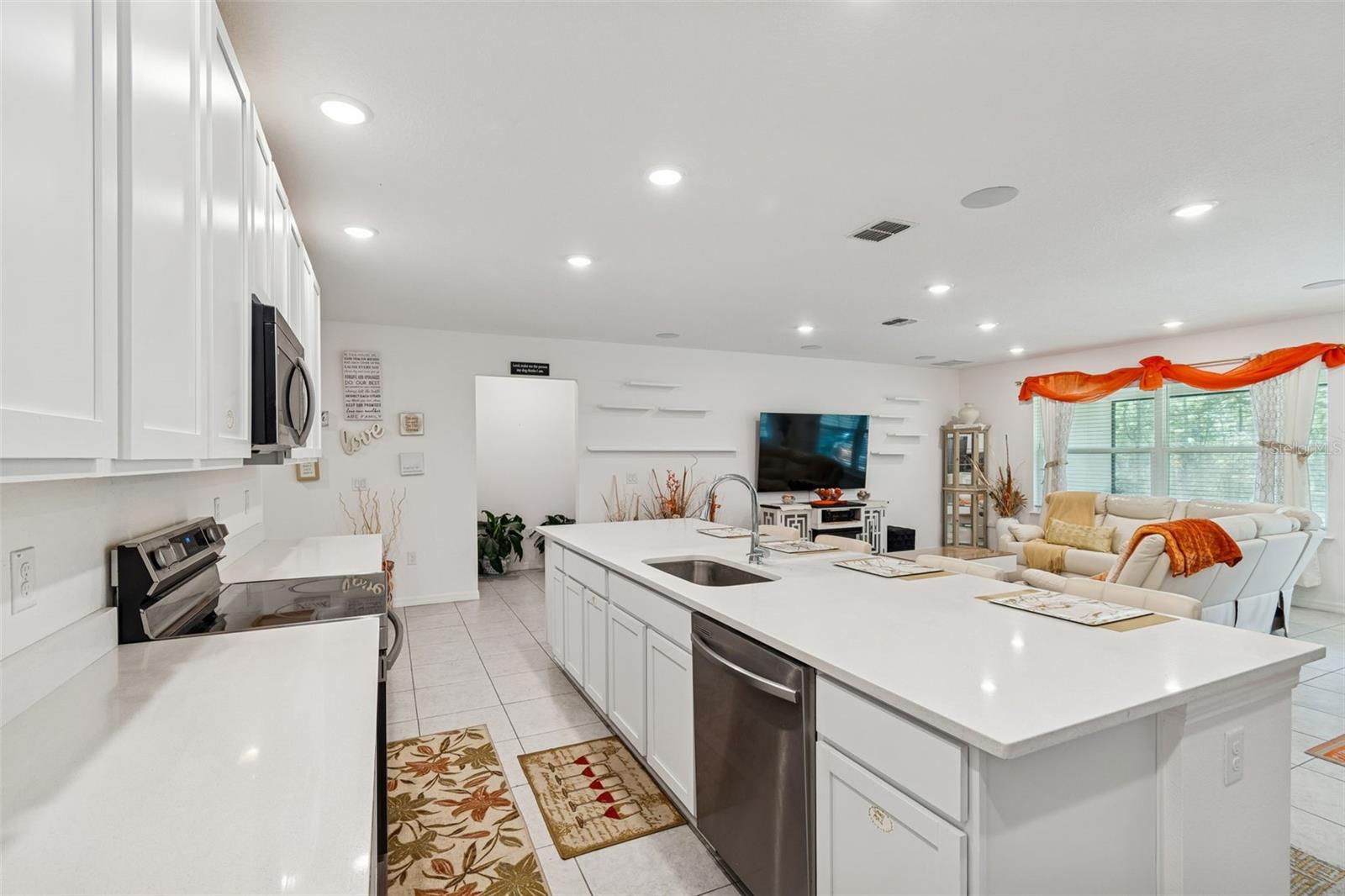 Image 28 of 42 For 16301 Greenback Rd