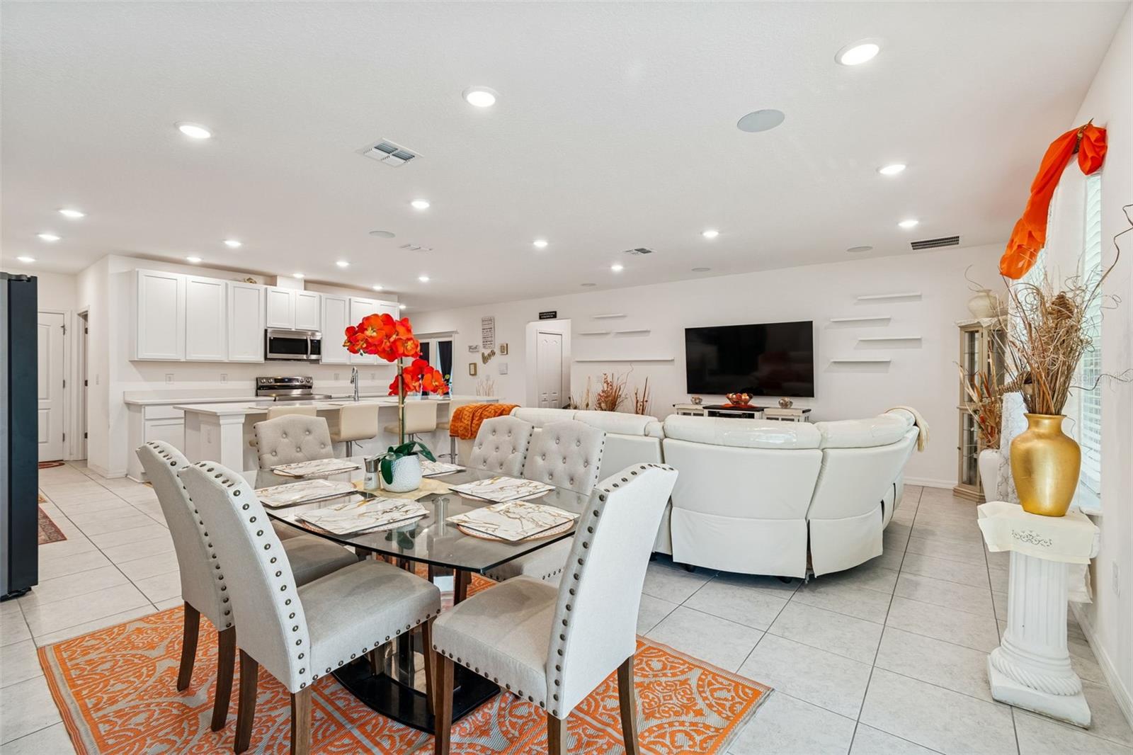 Image 5 of 42 For 16301 Greenback Rd