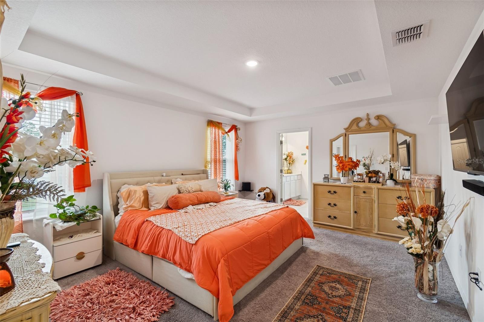 Image 6 of 42 For 16301 Greenback Rd