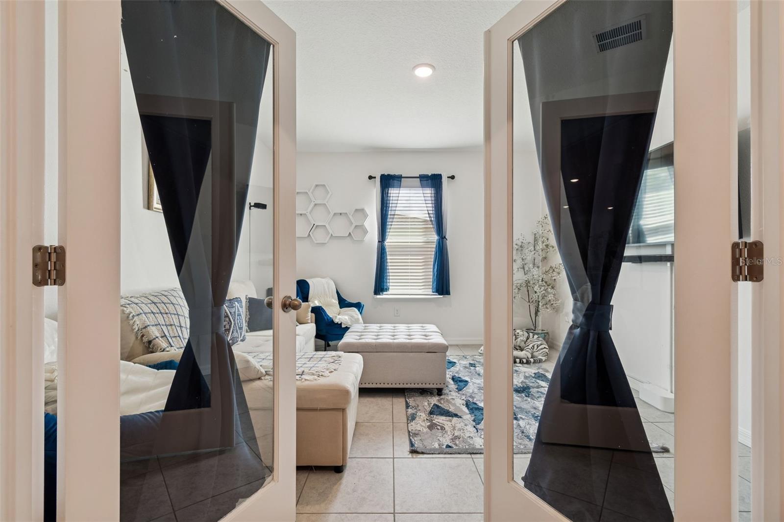 Image 7 of 42 For 16301 Greenback Rd