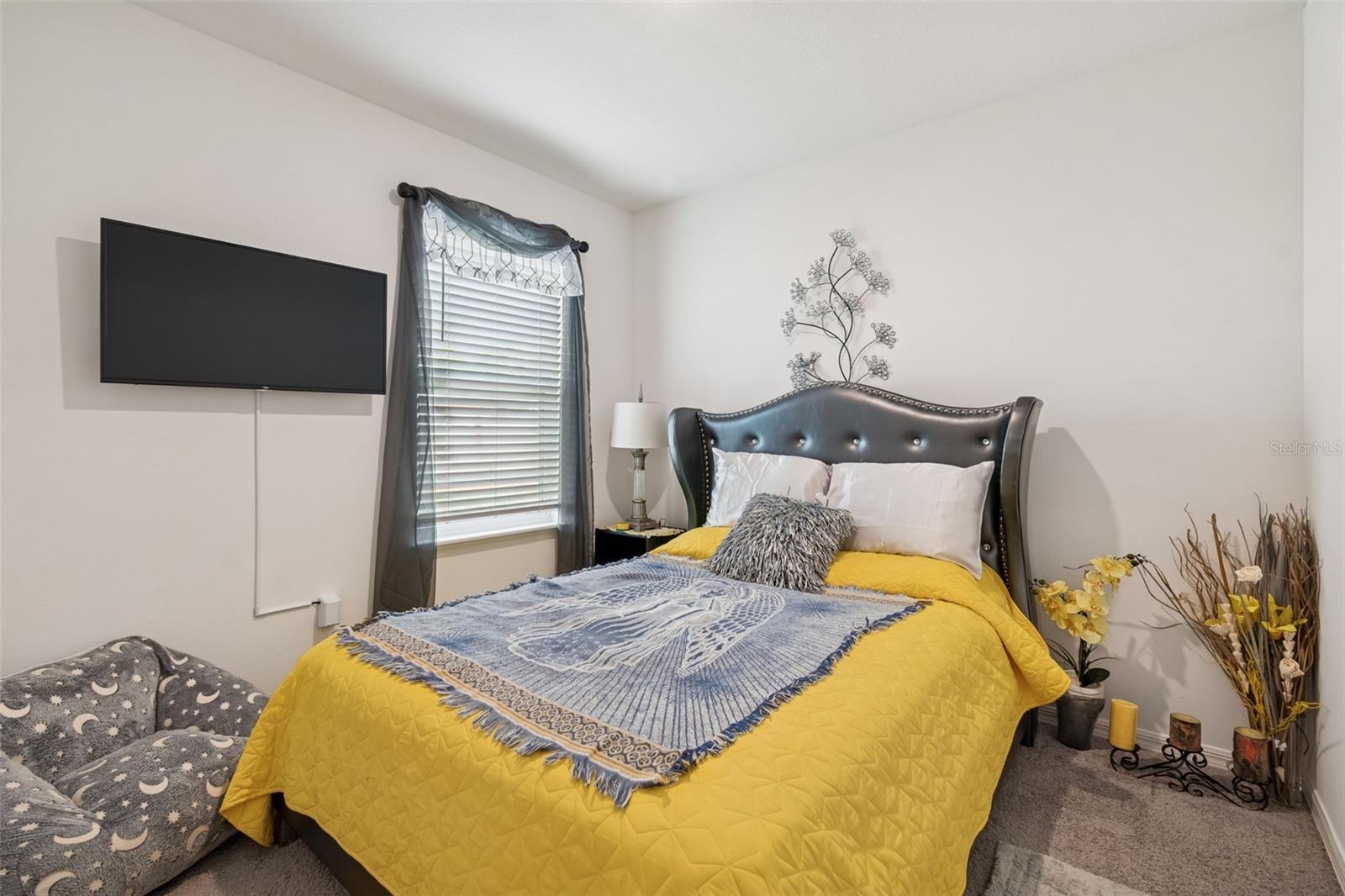 Image 9 of 42 For 16301 Greenback Rd