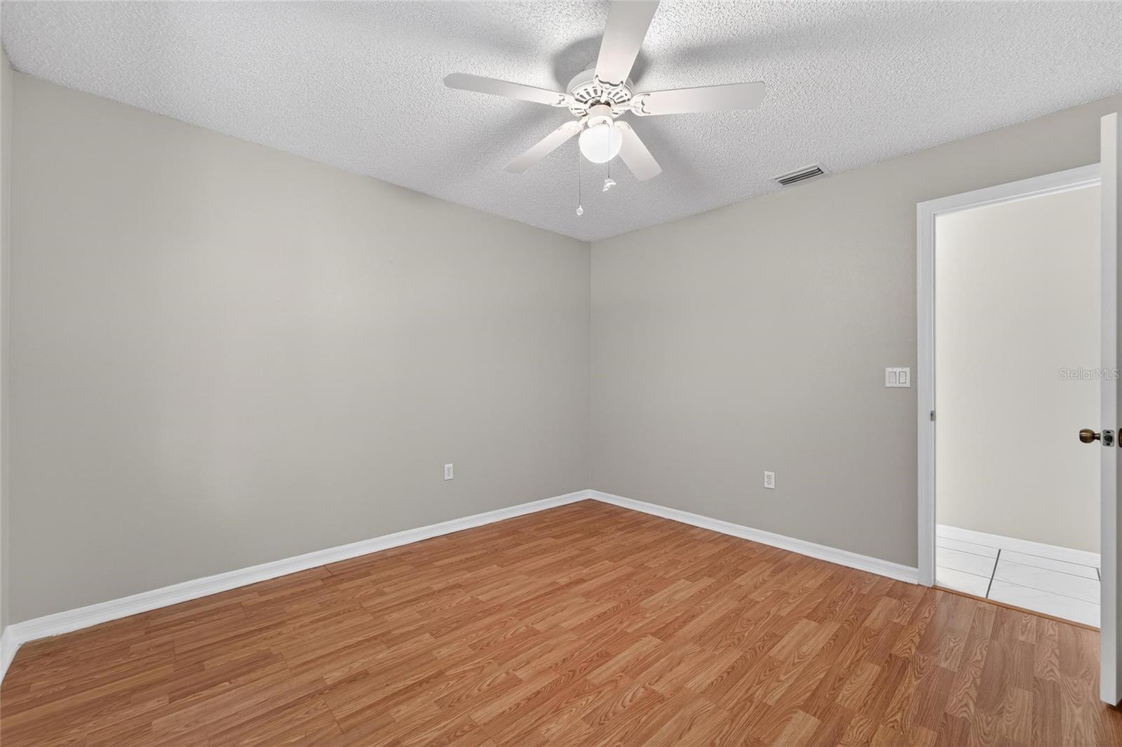 Image 26 of 48 For 5644 29th Street Circle E