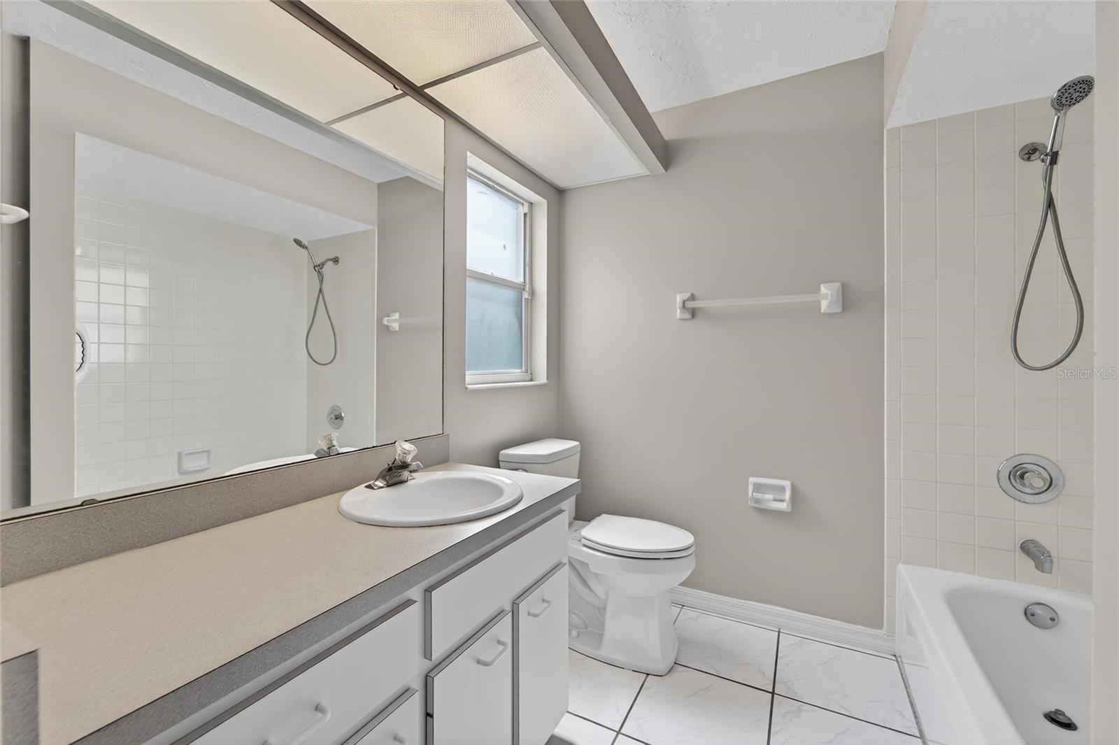 Image 30 of 48 For 5644 29th Street Circle E