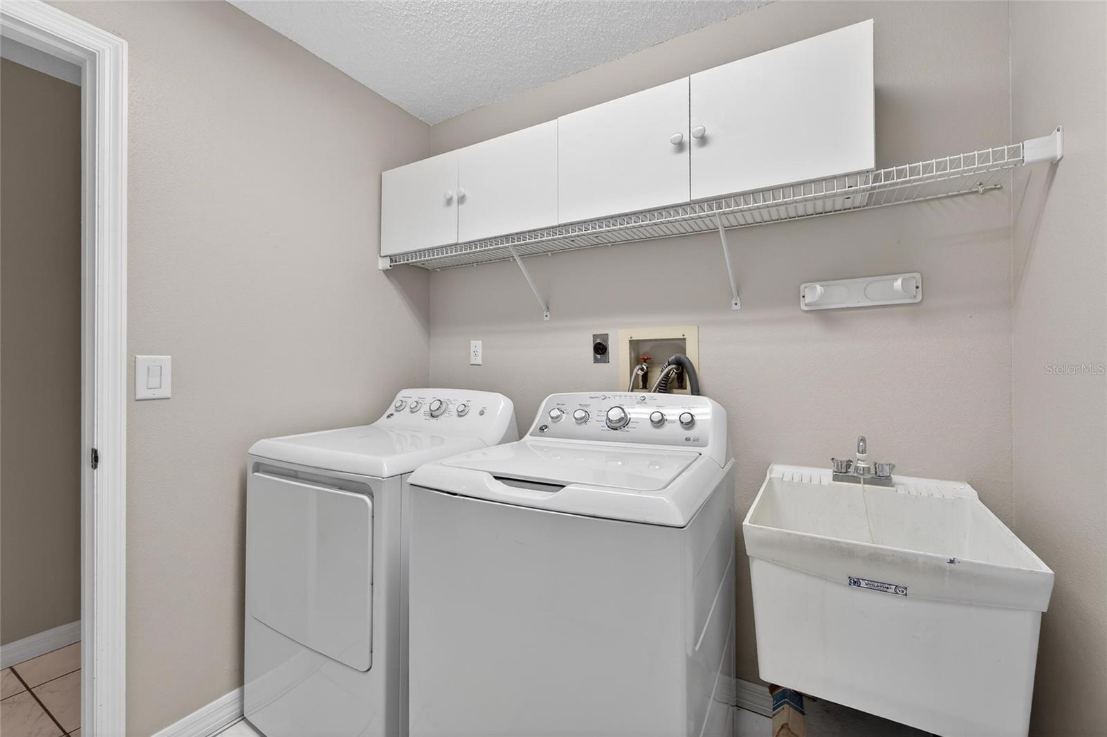 Image 33 of 48 For 5644 29th Street Circle E