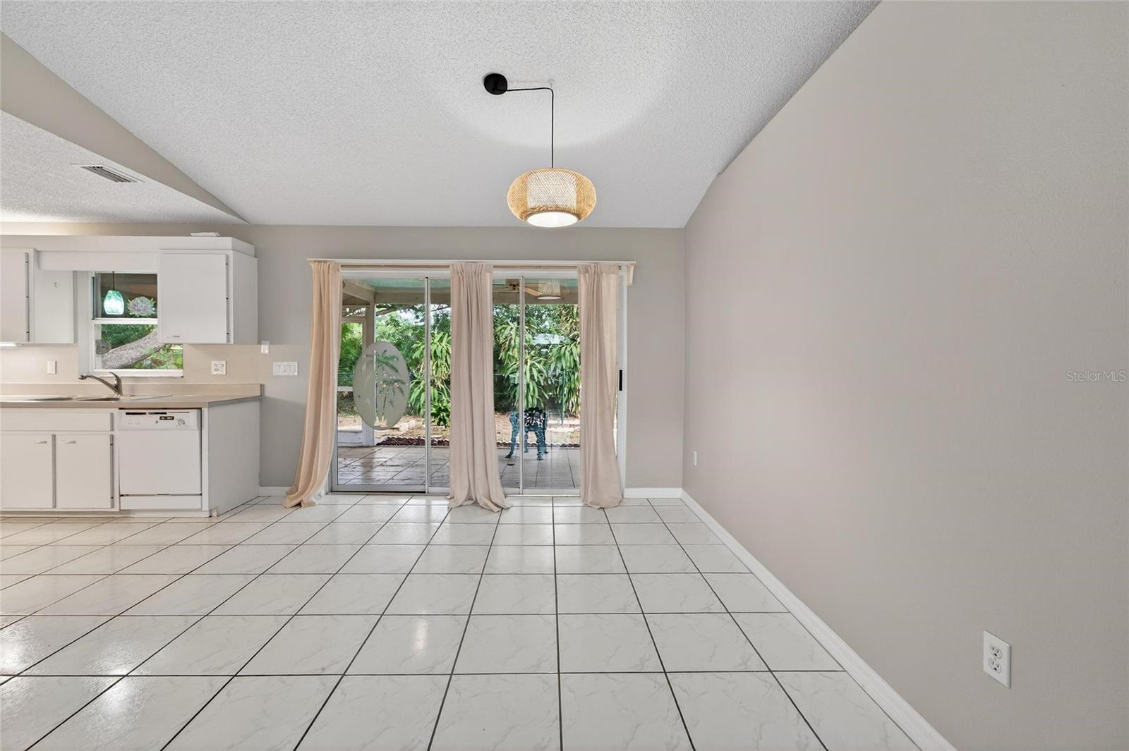 Image 5 of 48 For 5644 29th Street Circle E