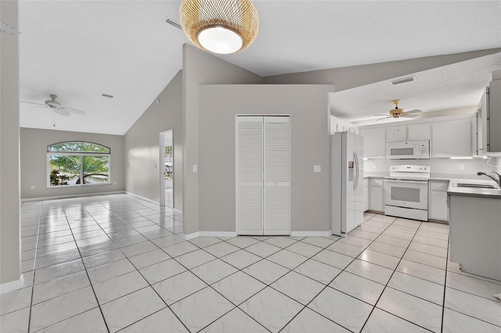 Image 7 of 48 For 5644 29th Street Circle E