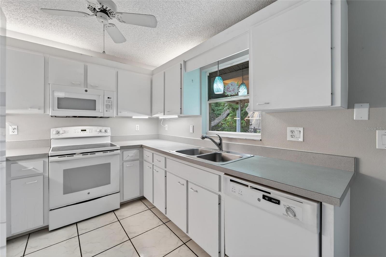 Image 9 of 48 For 5644 29th Street Circle E