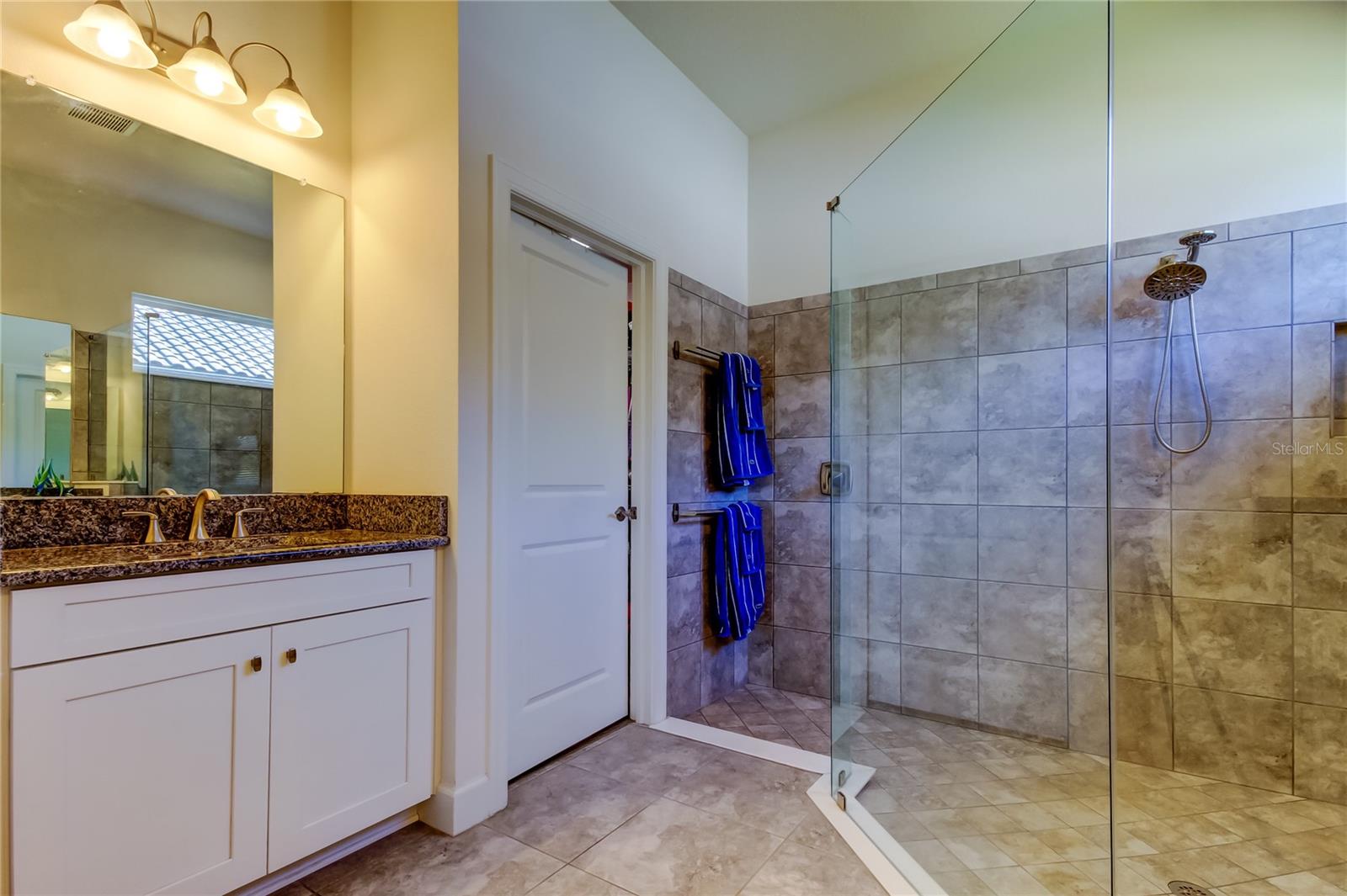 Image 16 of 61 For 11257 Egeria Drive