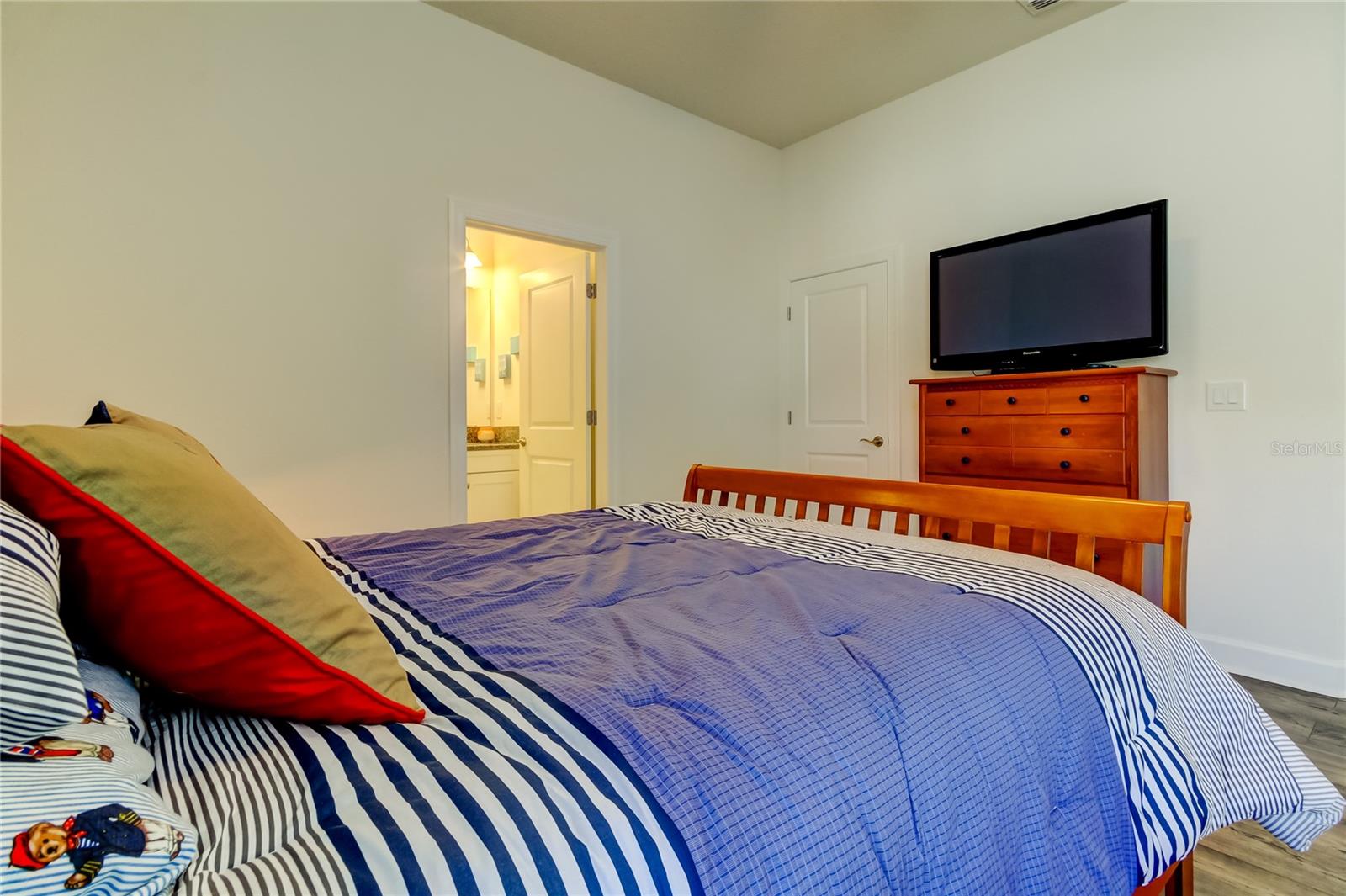 Image 19 of 61 For 11257 Egeria Drive