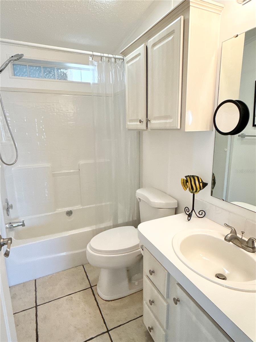 Image 16 of 19 For 6907 Americana Drive Ne 101