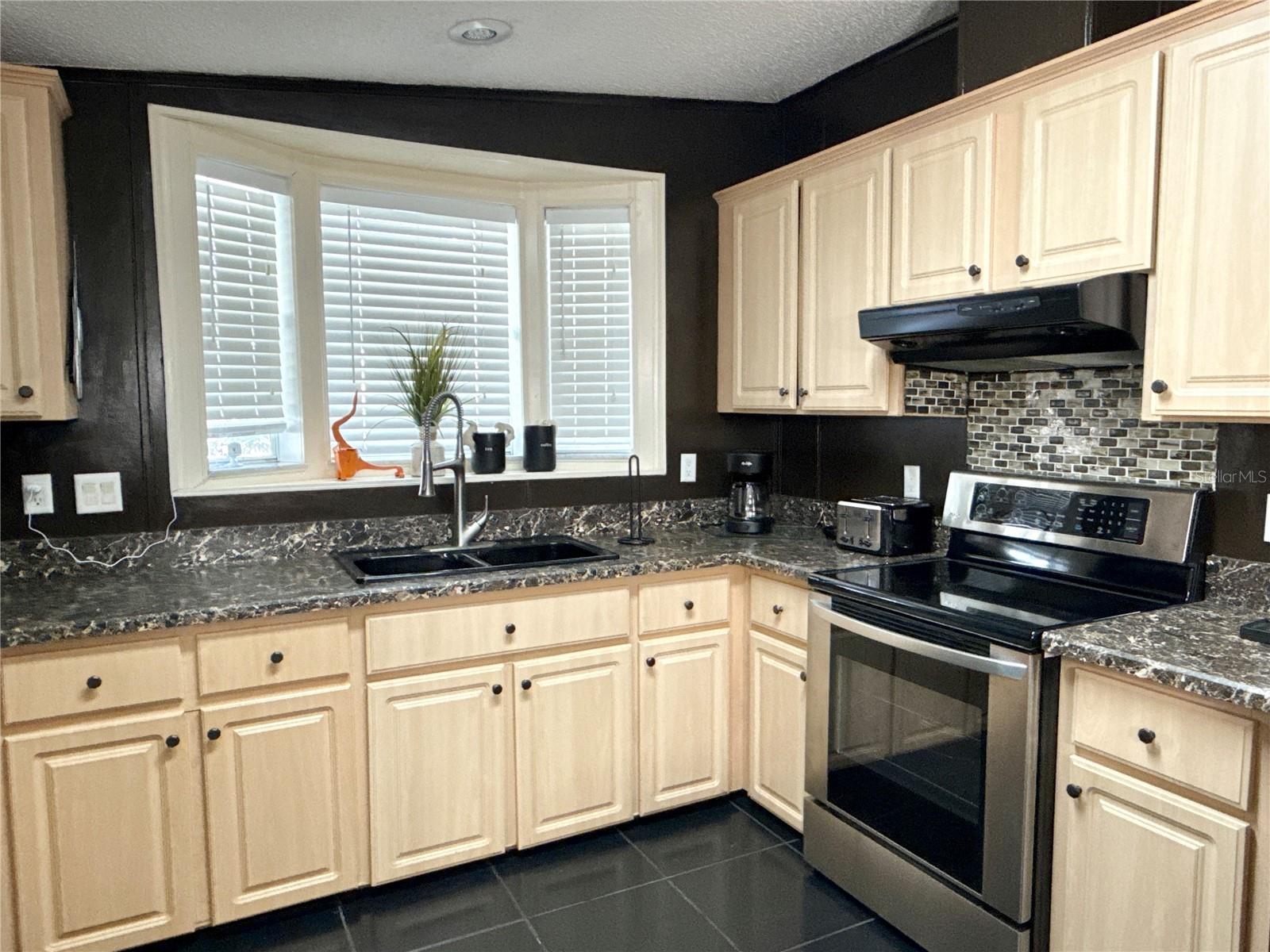 Image 4 of 19 For 6907 Americana Drive Ne 101
