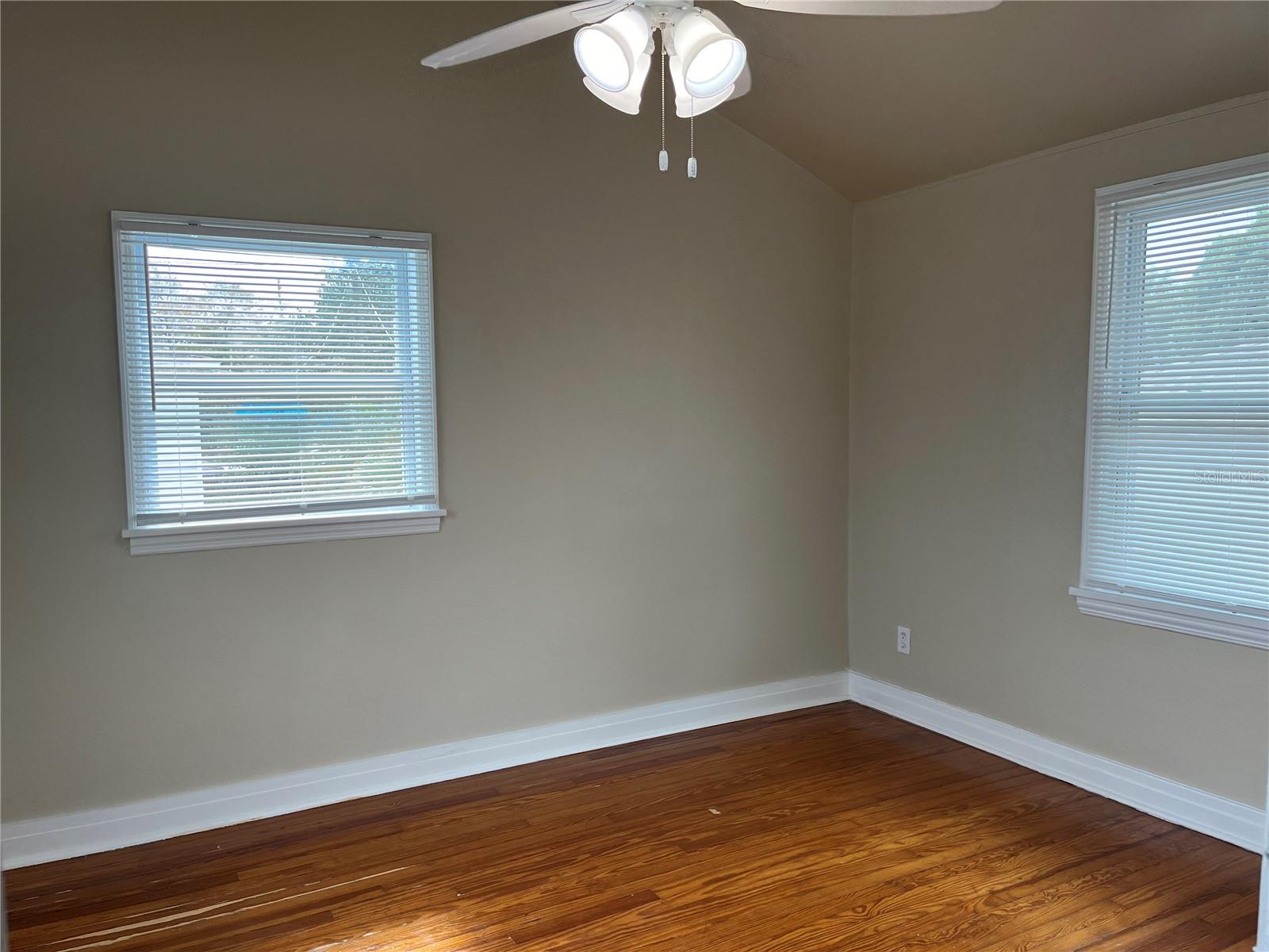 Image 14 of 35 For 2730 Dartmouth Avenue N