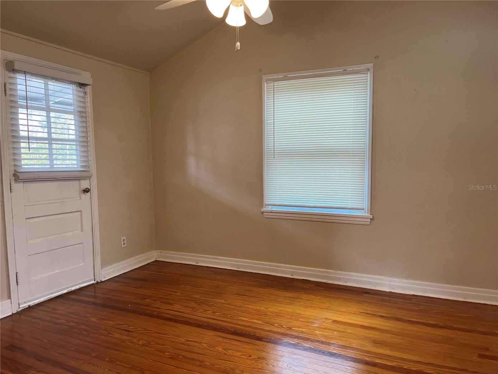 Image 17 of 35 For 2730 Dartmouth Avenue N