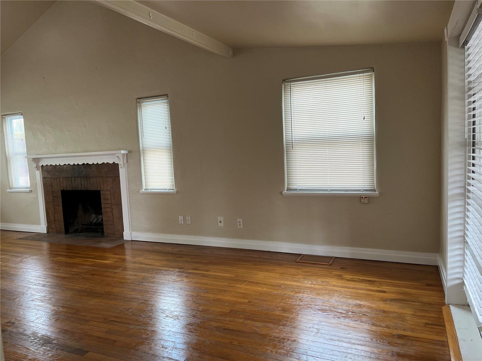 Image 3 of 35 For 2730 Dartmouth Avenue N