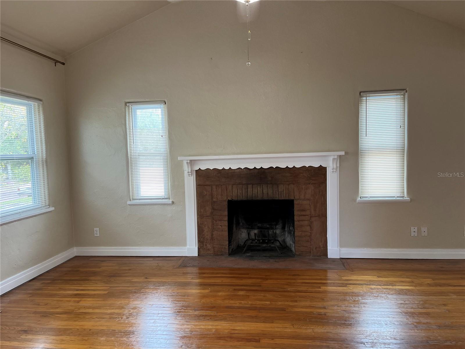 Image 4 of 35 For 2730 Dartmouth Avenue N