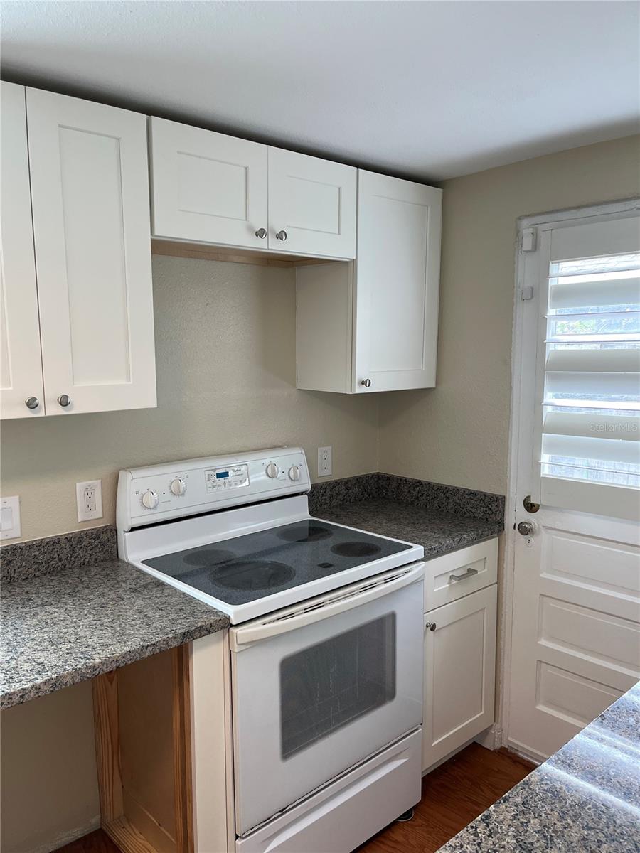 Image 7 of 35 For 2730 Dartmouth Avenue N