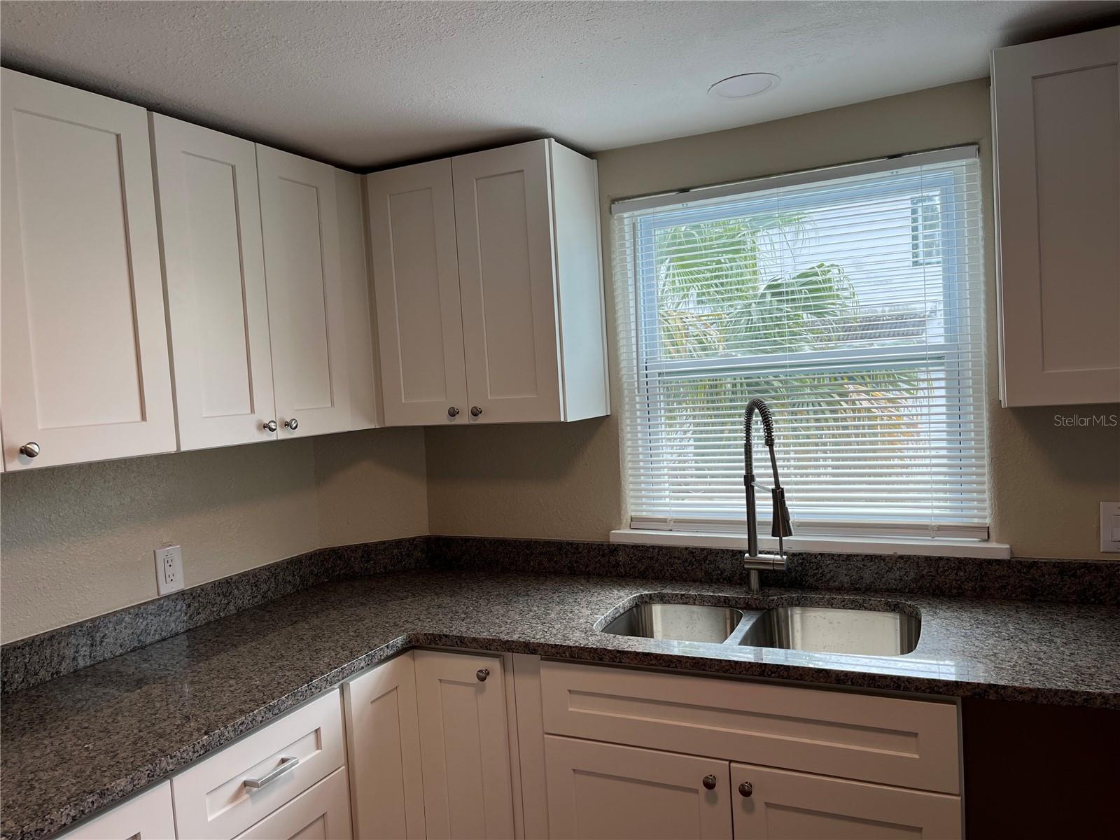 Image 8 of 35 For 2730 Dartmouth Avenue N