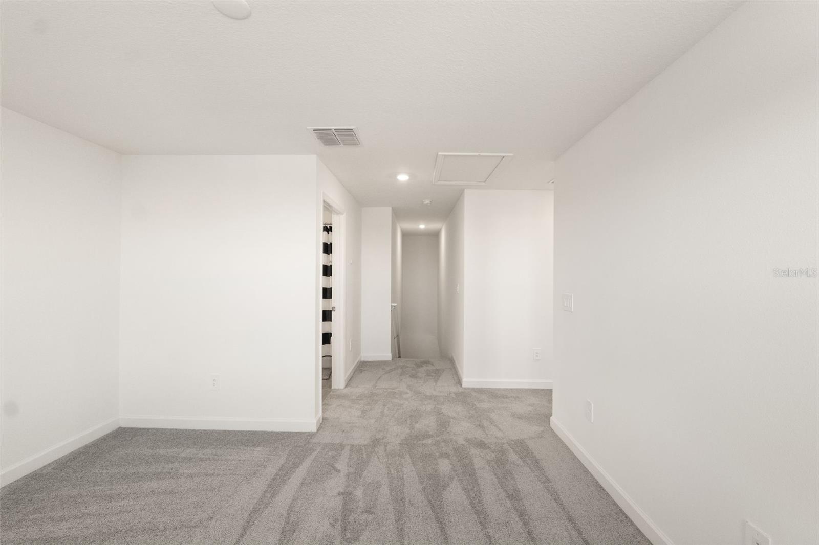 Image 25 of 32 For 17551 Holly Well Avenue