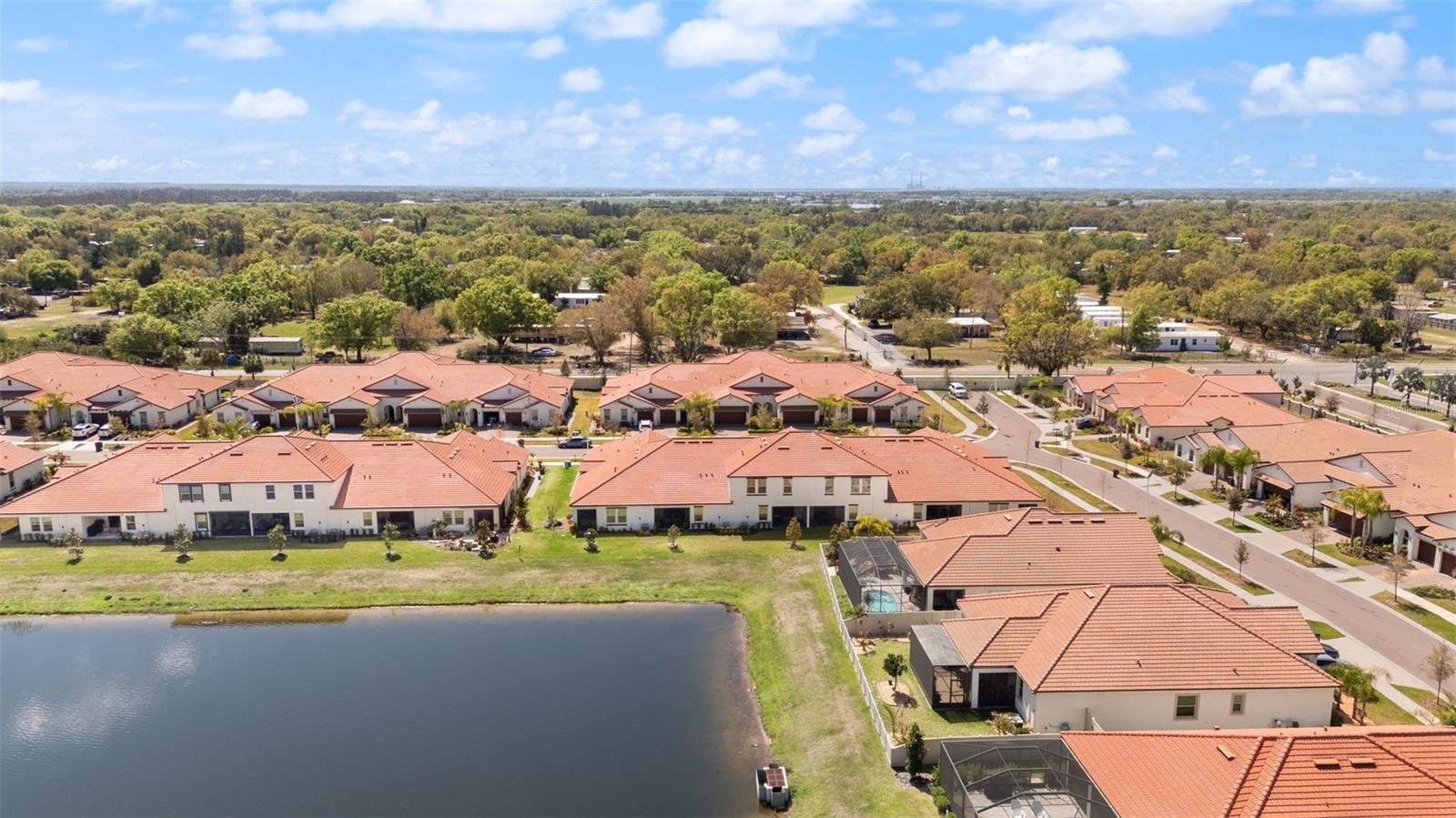 Image 4 of 32 For 17551 Holly Well Avenue