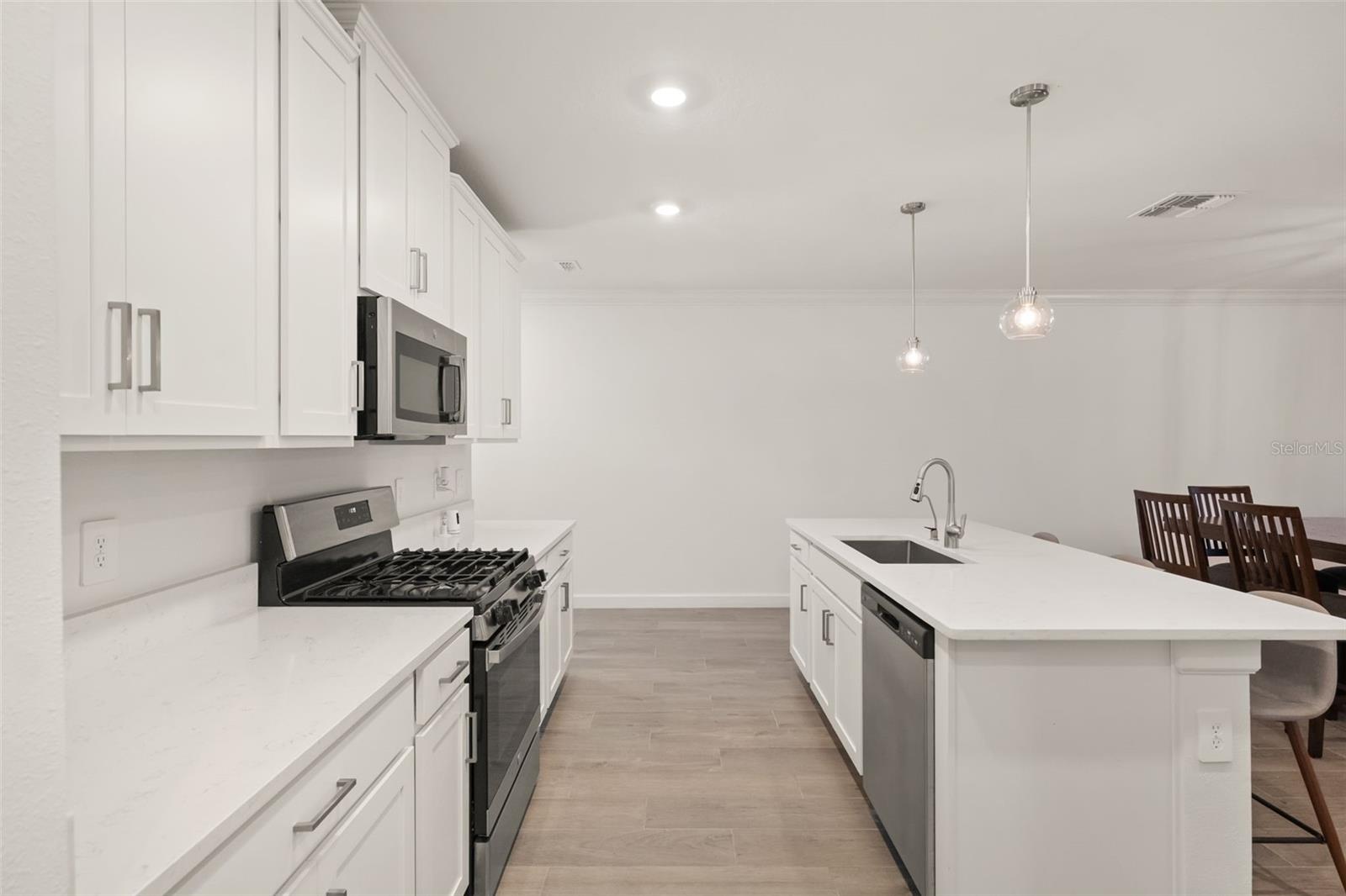 Image 7 of 32 For 17551 Holly Well Avenue