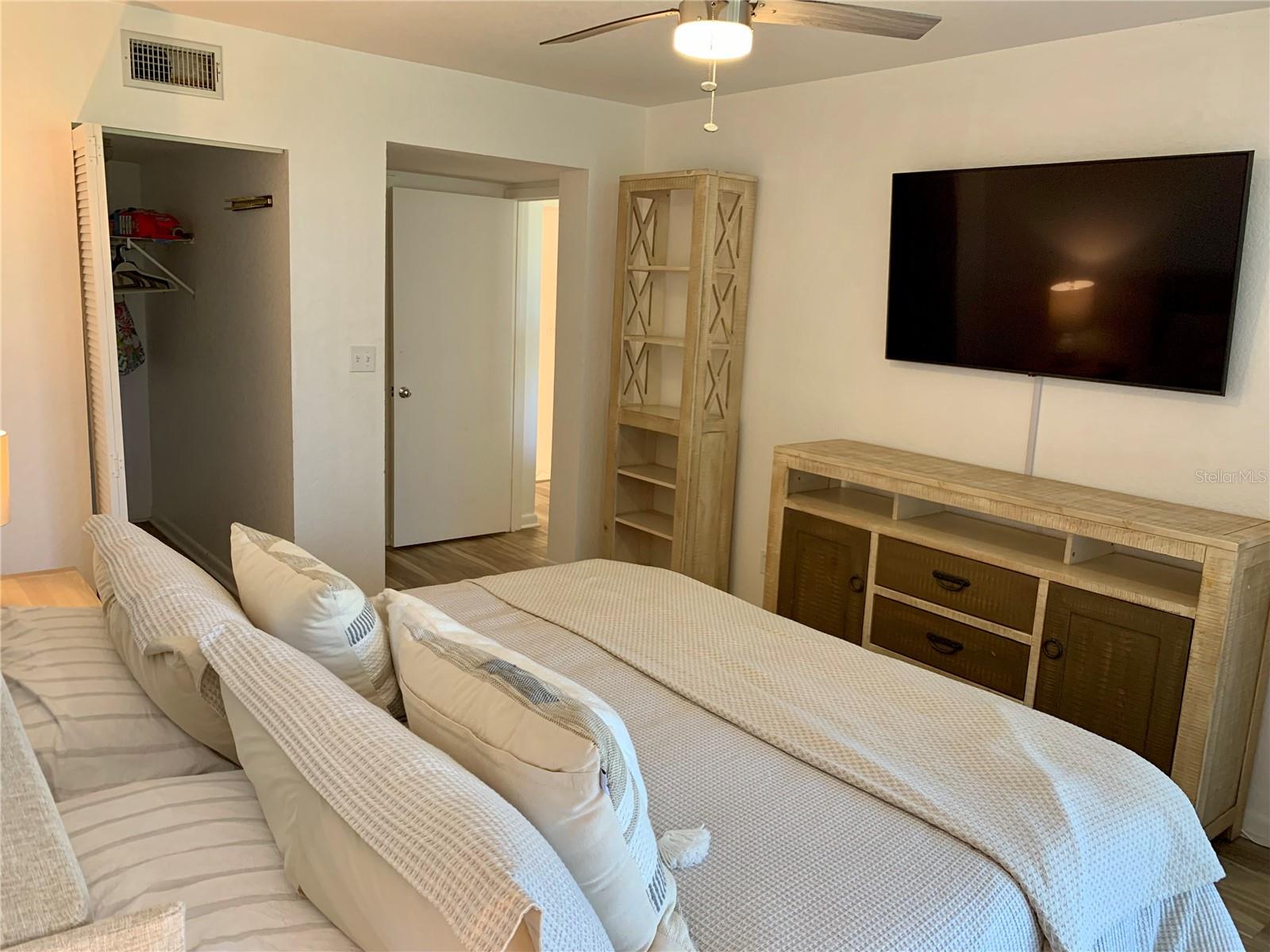 Image 14 of 26 For 6061 Bahia Del Mar Circle 146