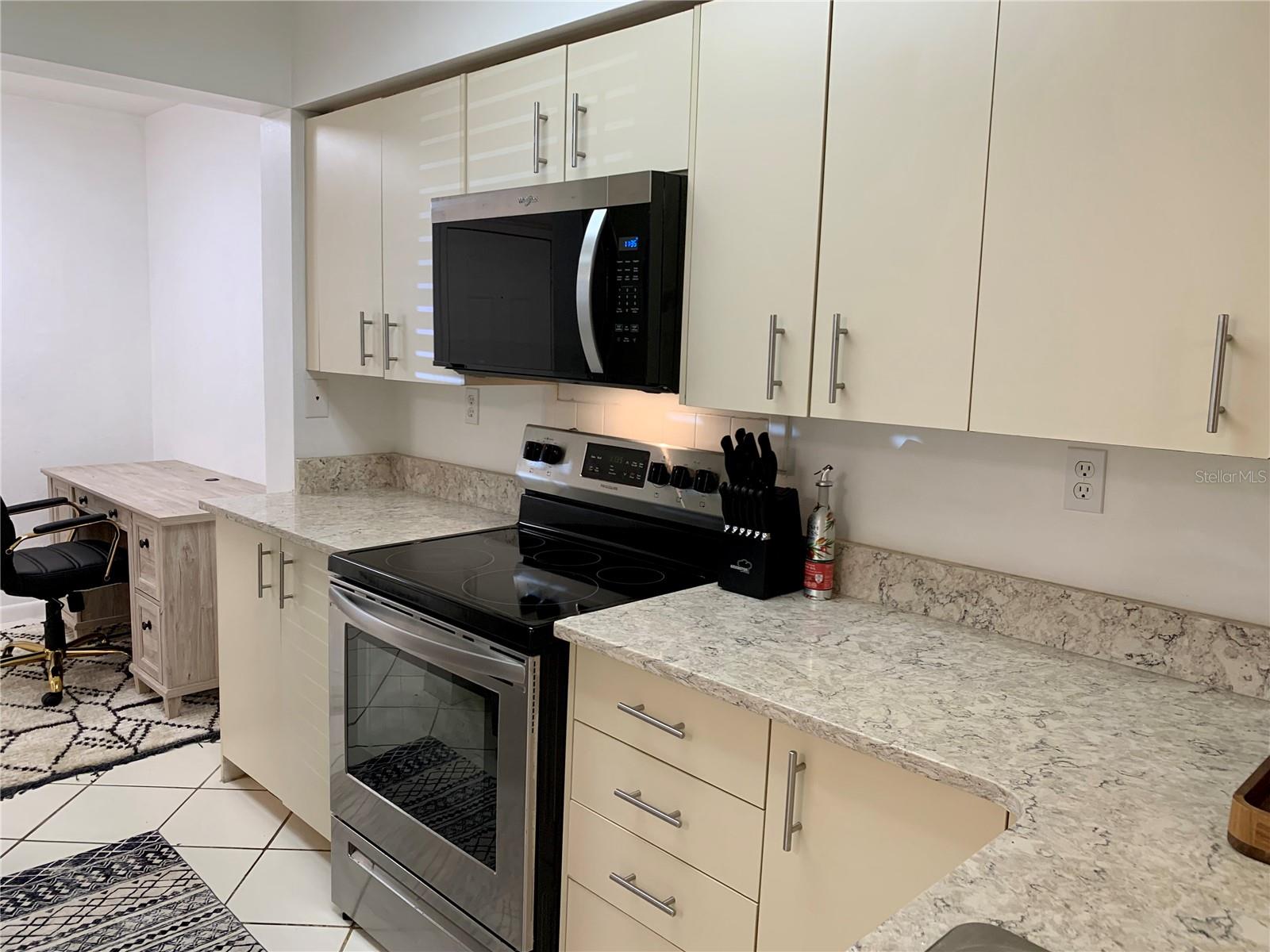 Image 4 of 26 For 6061 Bahia Del Mar Circle 146