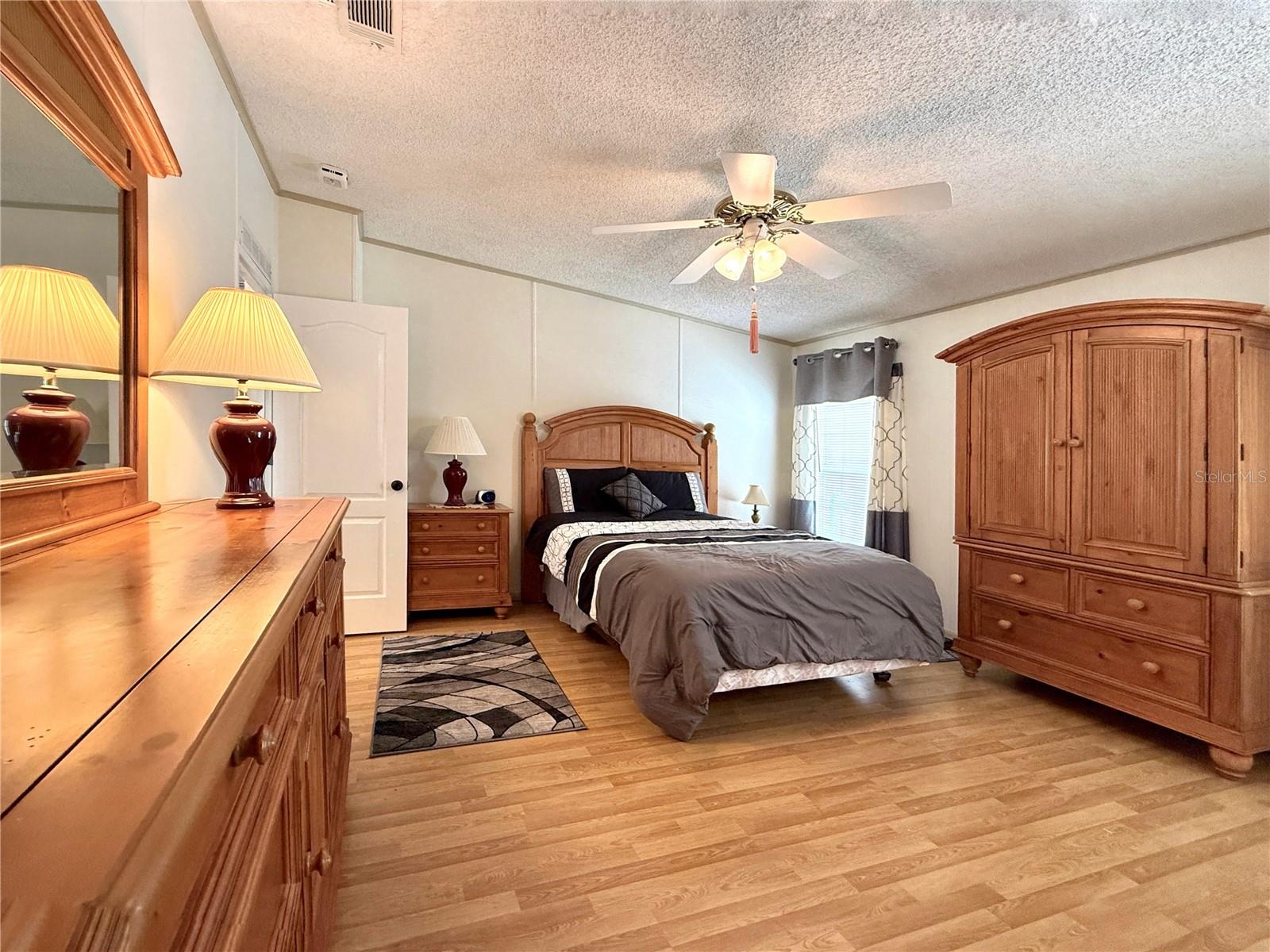 Image 14 of 44 For 101 Saint George Court