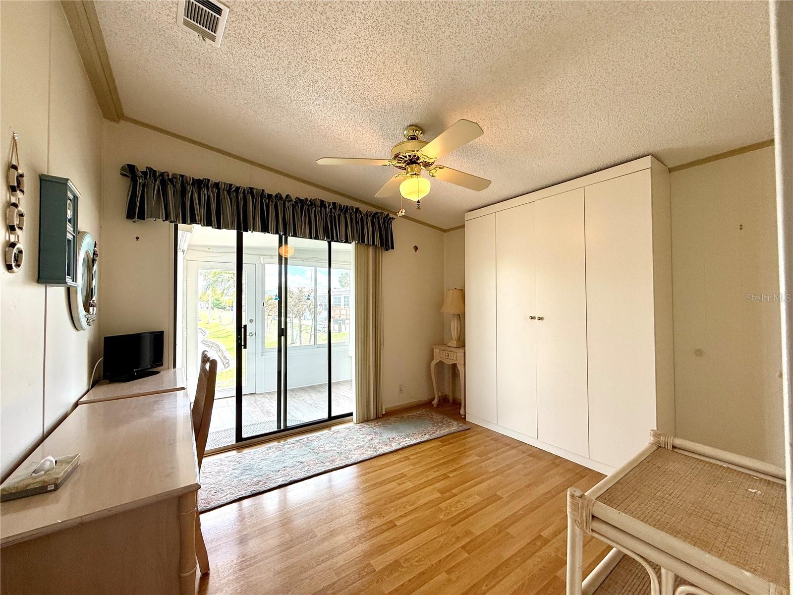 Image 19 of 44 For 101 Saint George Court