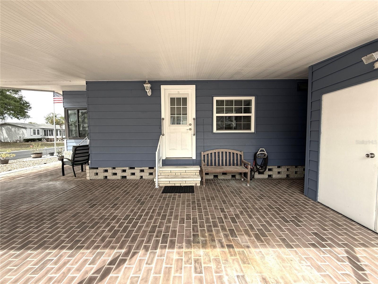 Image 29 of 44 For 101 Saint George Court