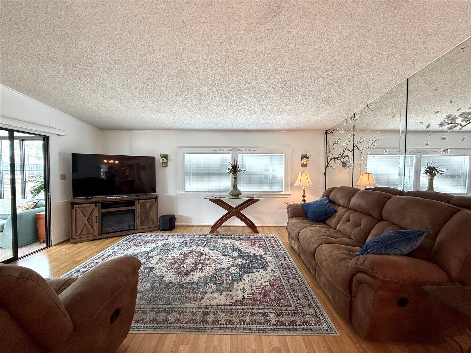 Image 8 of 44 For 101 Saint George Court