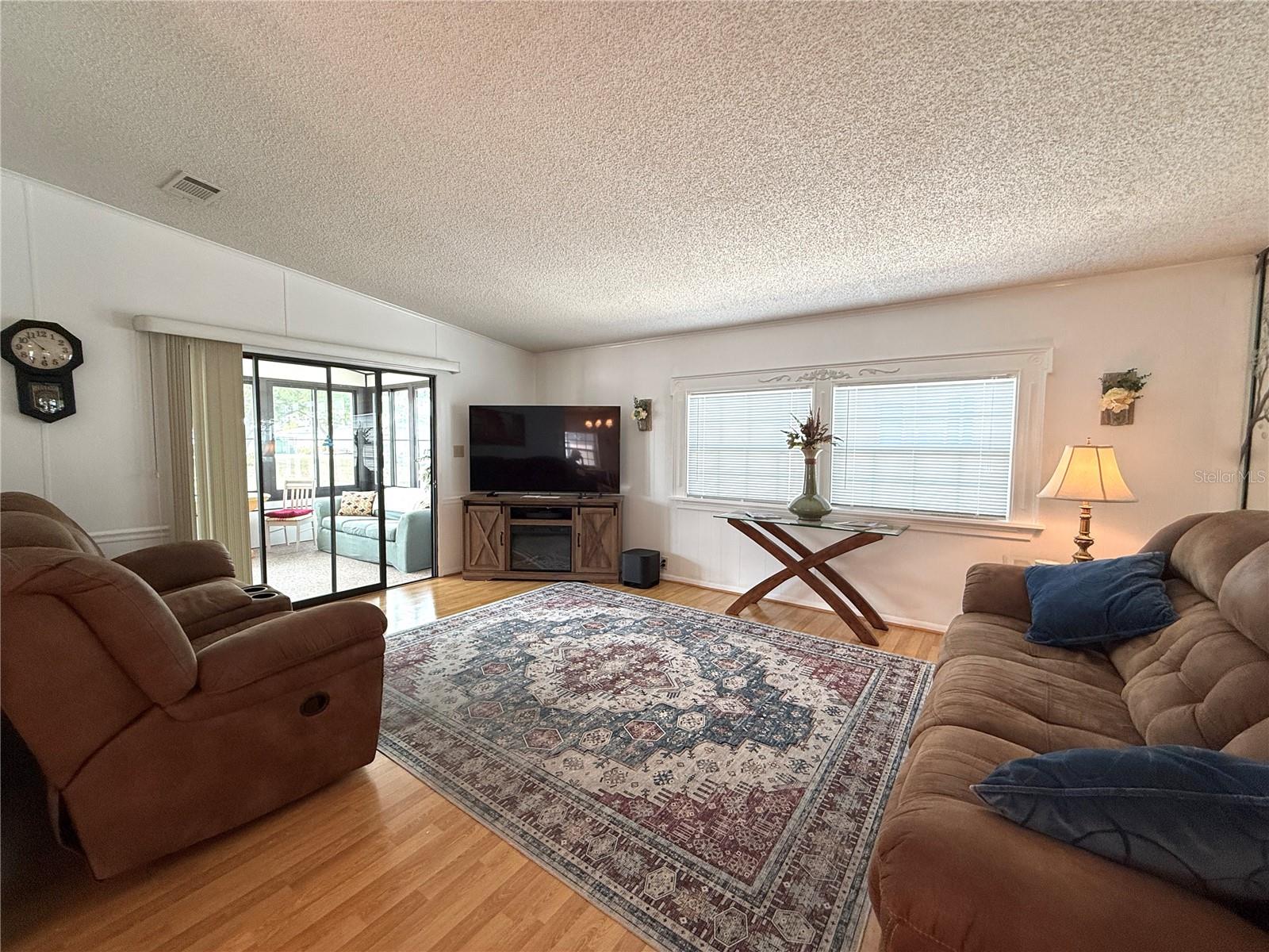 Image 9 of 44 For 101 Saint George Court