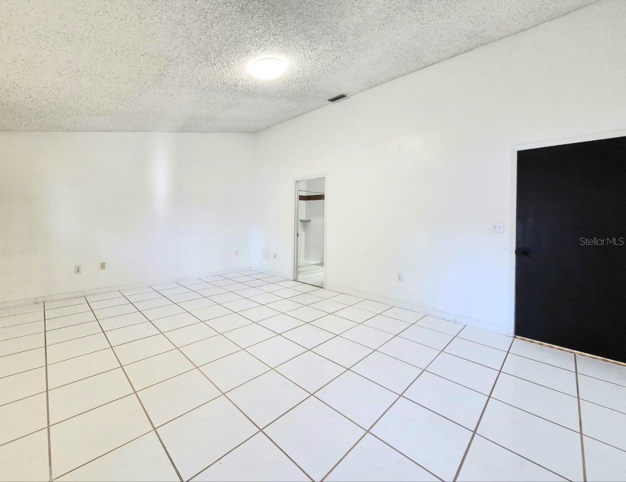 Image 11 of 77 For 3103 Cocos Road