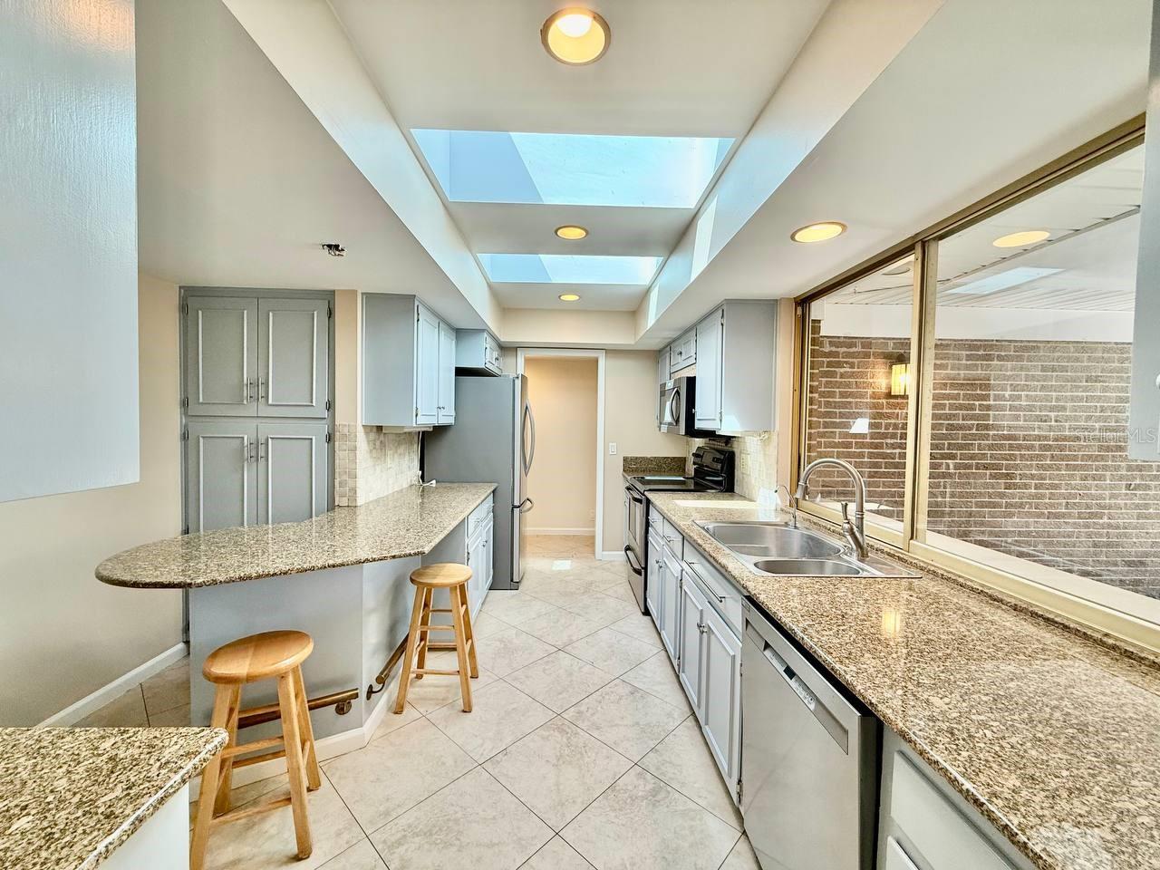 Image 26 of 77 For 3103 Cocos Road