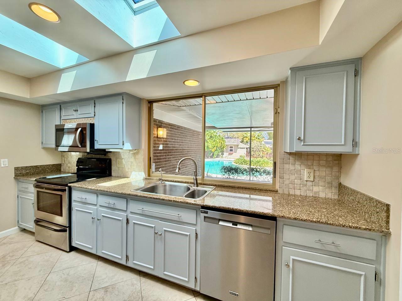 Image 27 of 77 For 3103 Cocos Road