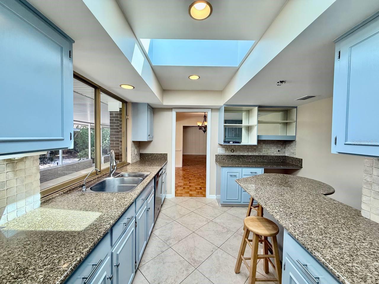 Image 29 of 77 For 3103 Cocos Road