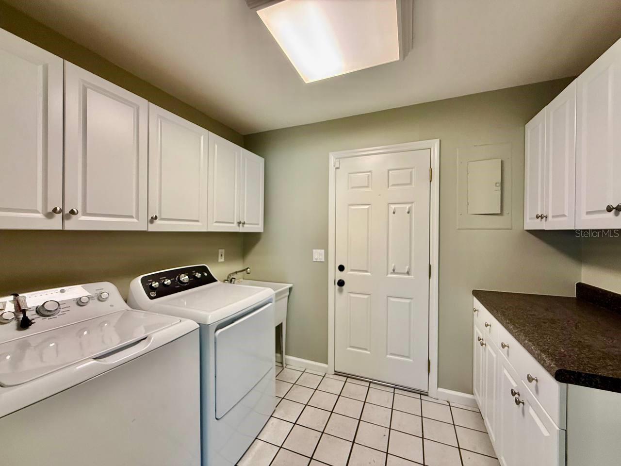 Image 63 of 77 For 3103 Cocos Road