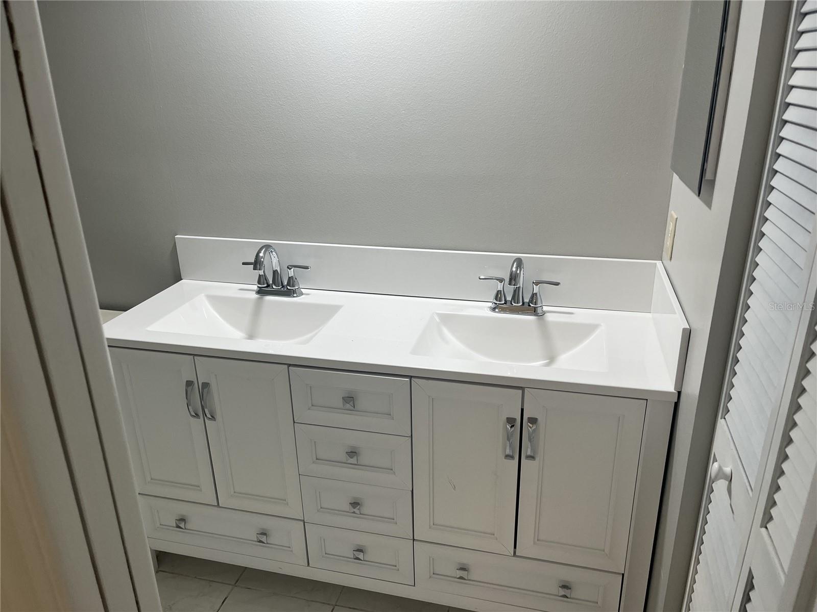 Image 16 of 24 For 1003 Horatio Street A