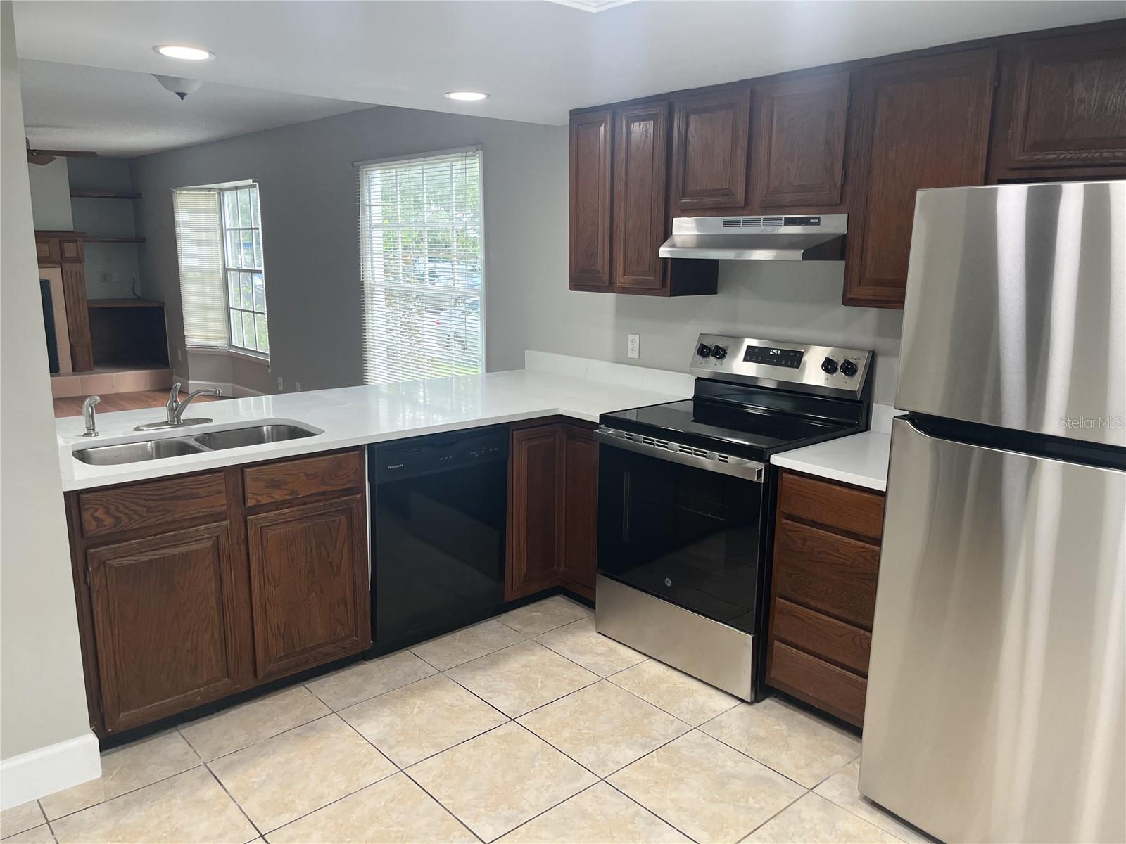 Image 5 of 24 For 1003 Horatio Street A