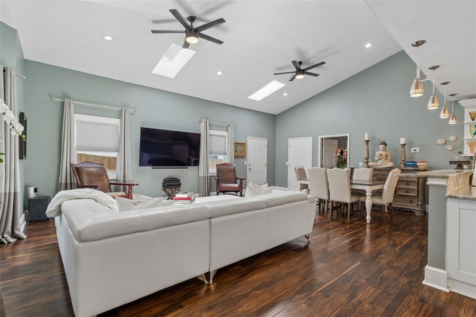 Image 11 of 52 For 1024 16th Avenue N