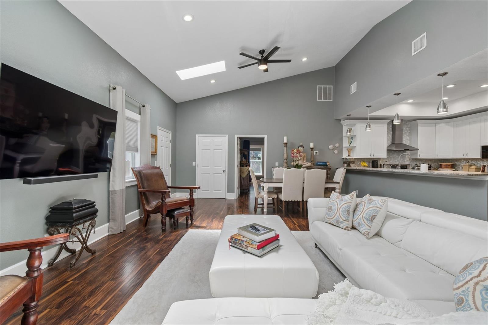 Image 12 of 52 For 1024 16th Avenue N