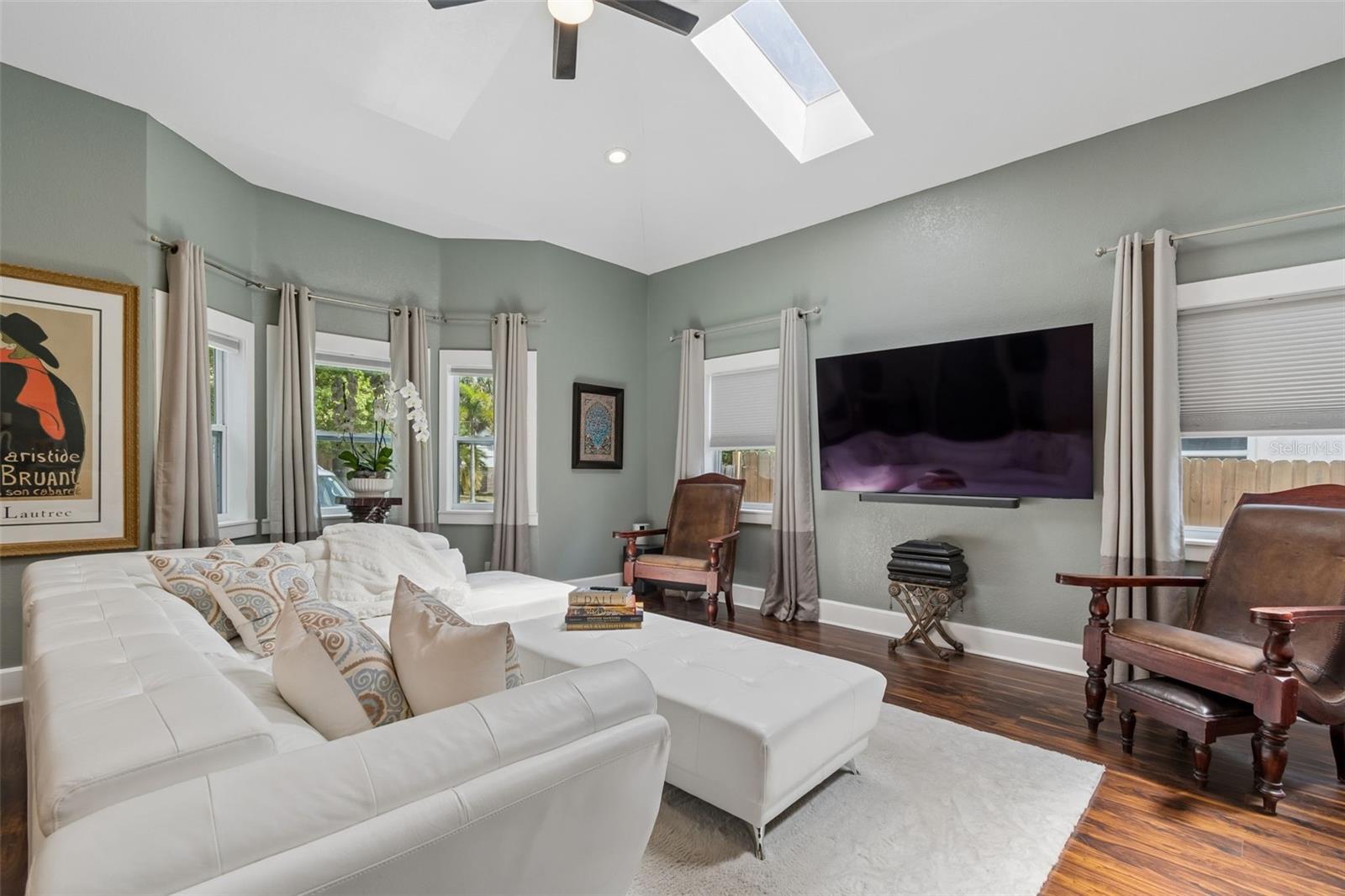 Image 14 of 52 For 1024 16th Avenue N