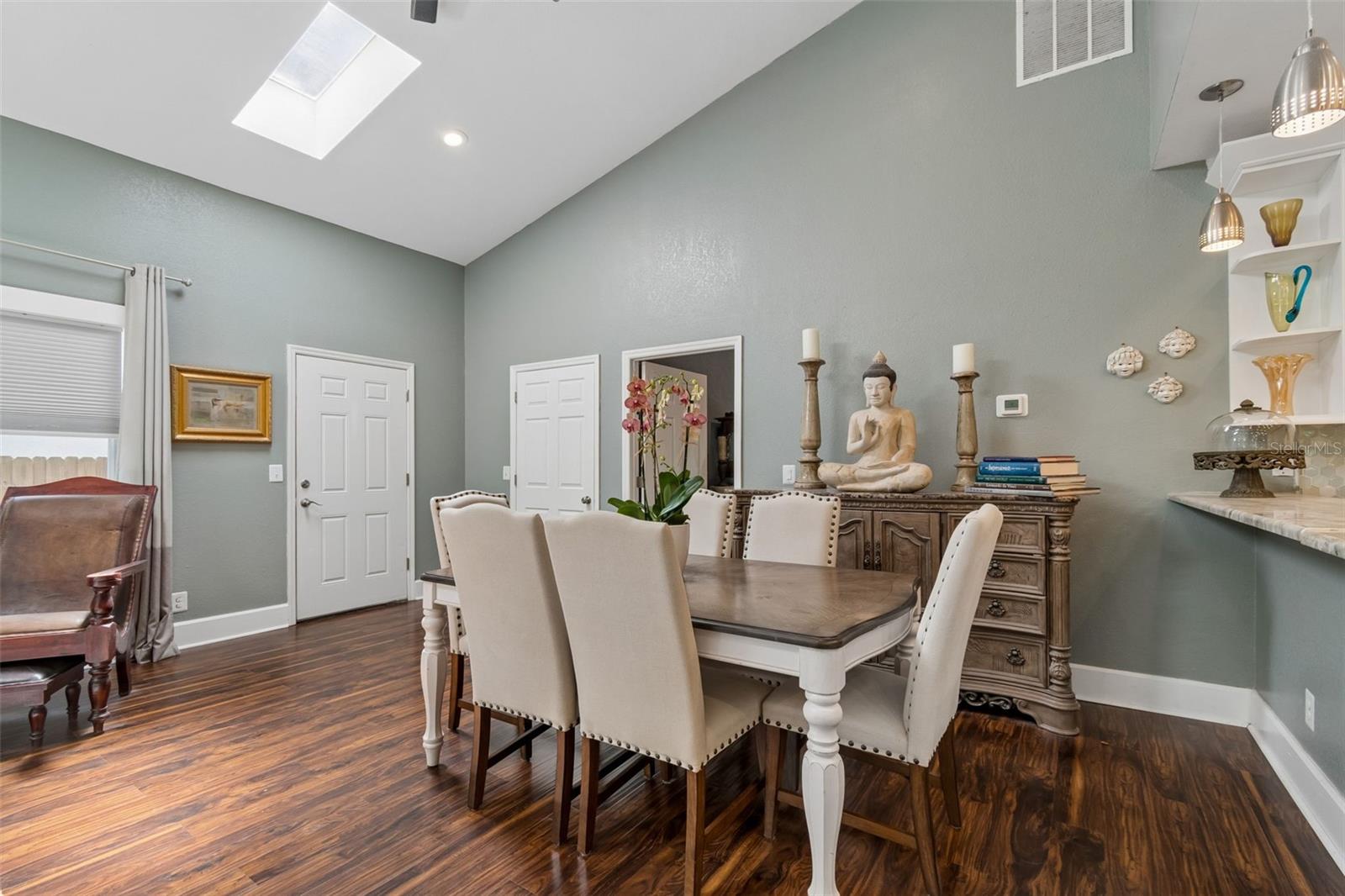 Image 15 of 52 For 1024 16th Avenue N