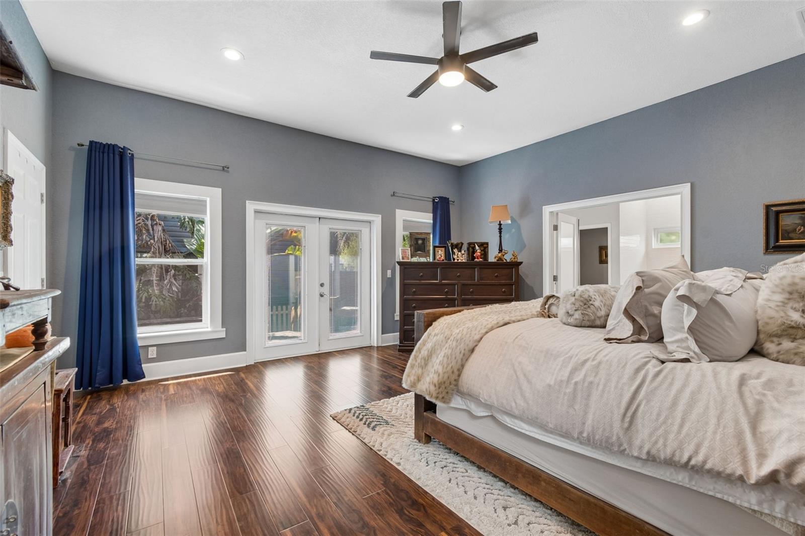 Image 18 of 52 For 1024 16th Avenue N