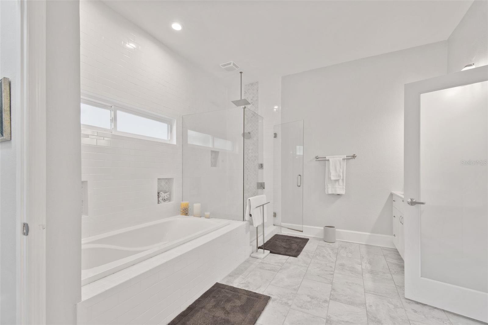 Image 22 of 52 For 1024 16th Avenue N