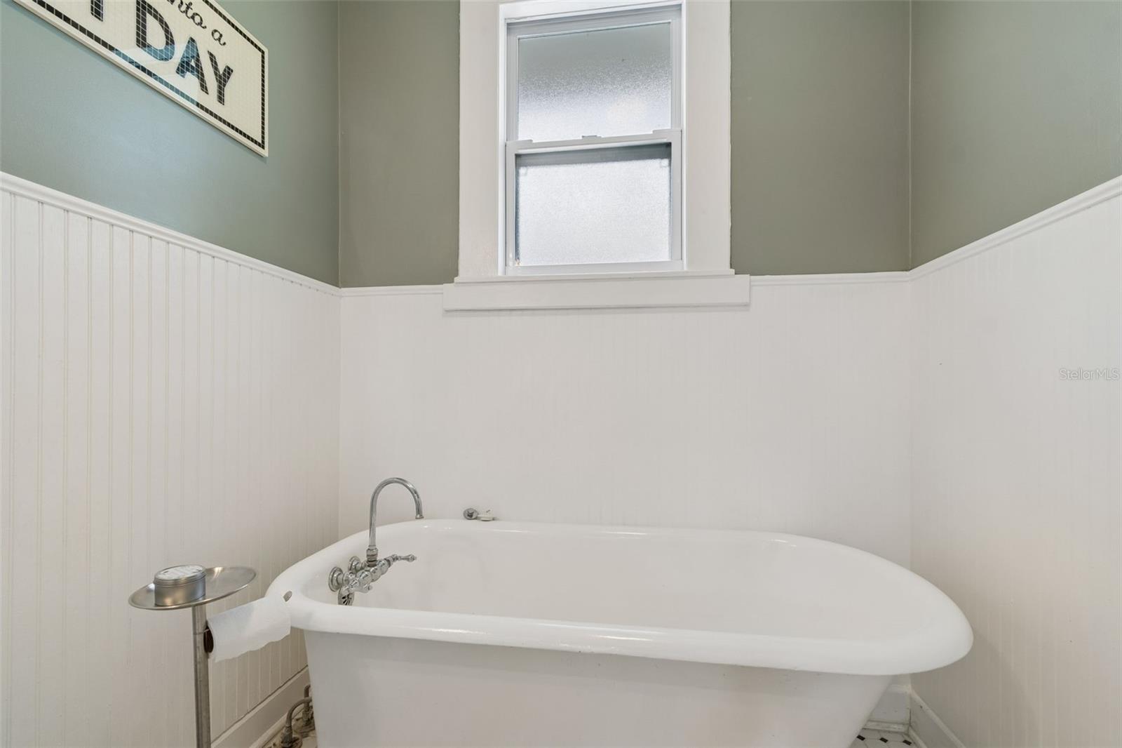 Image 30 of 52 For 1024 16th Avenue N