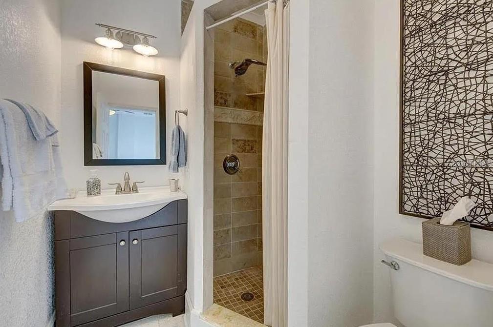 Image 32 of 52 For 1024 16th Avenue N