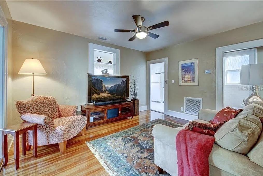 Image 41 of 52 For 1024 16th Avenue N